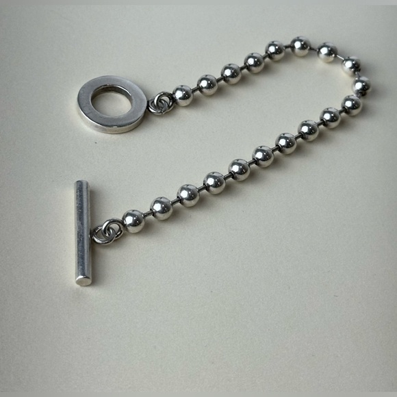 Gucci A U T H E N T I C Ball Link Bracelet. .925 Silver. Toggle closure - Picture 1 of 13